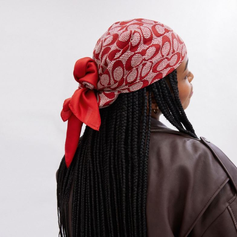 Coach femmes foulard carré en soie à imprimé signature vintage rouge sportif HHR6J545